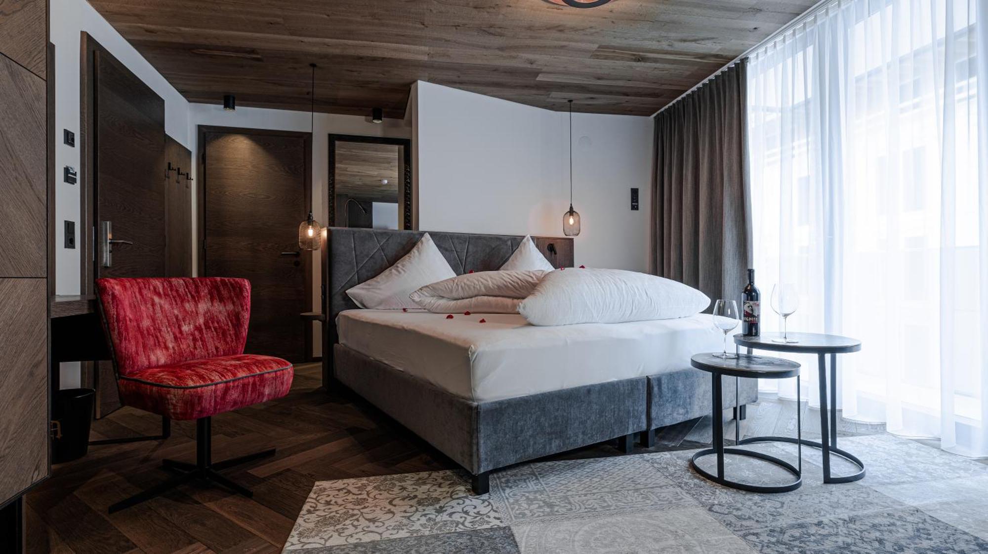 Hotel Alpina Ischgl Exterior photo